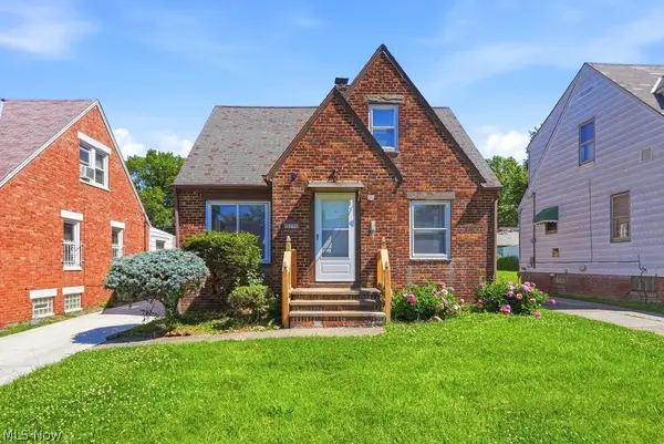 15705 Throckley Avenue, Cleveland, OH 44128
