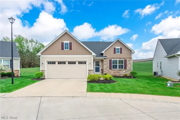 307 Pebble Creek Court, Amherst, OH 44001
