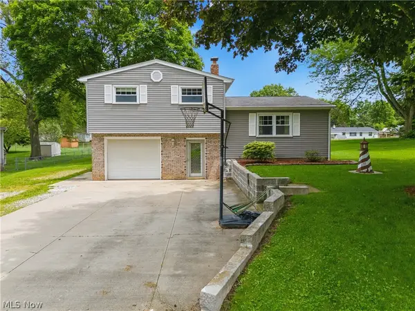 8572 Greenmeadow Nw Avenue, Canal Fulton, OH 44614