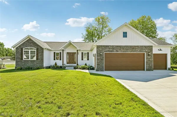 533 E Lakewood Drive, Canal Fulton, OH 44614