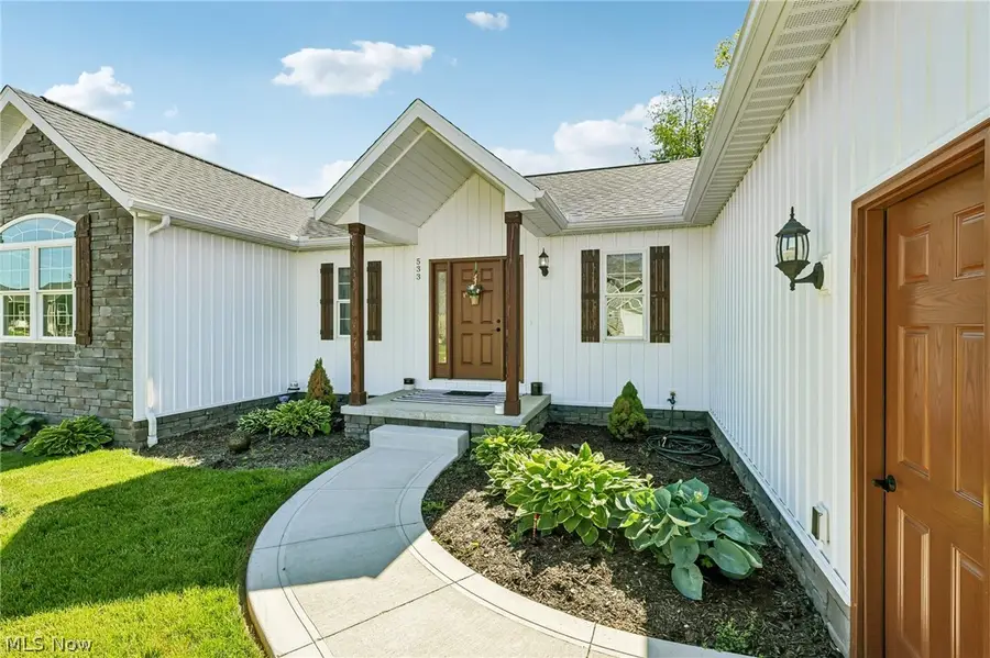533 E Lakewood Drive, Canal Fulton, OH 44614 - #3