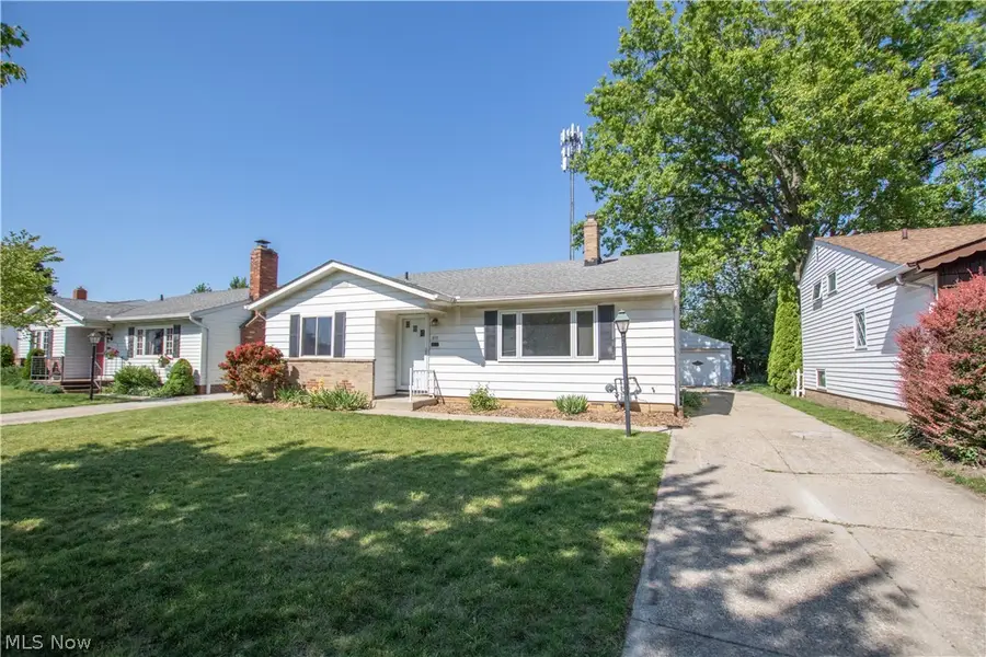 317 E 312th Street, Willowick, OH 44095 - #2