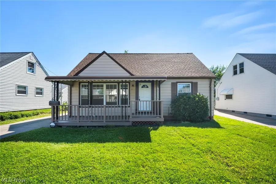 424 E 308th Street, Willowick, OH 44095 - #3