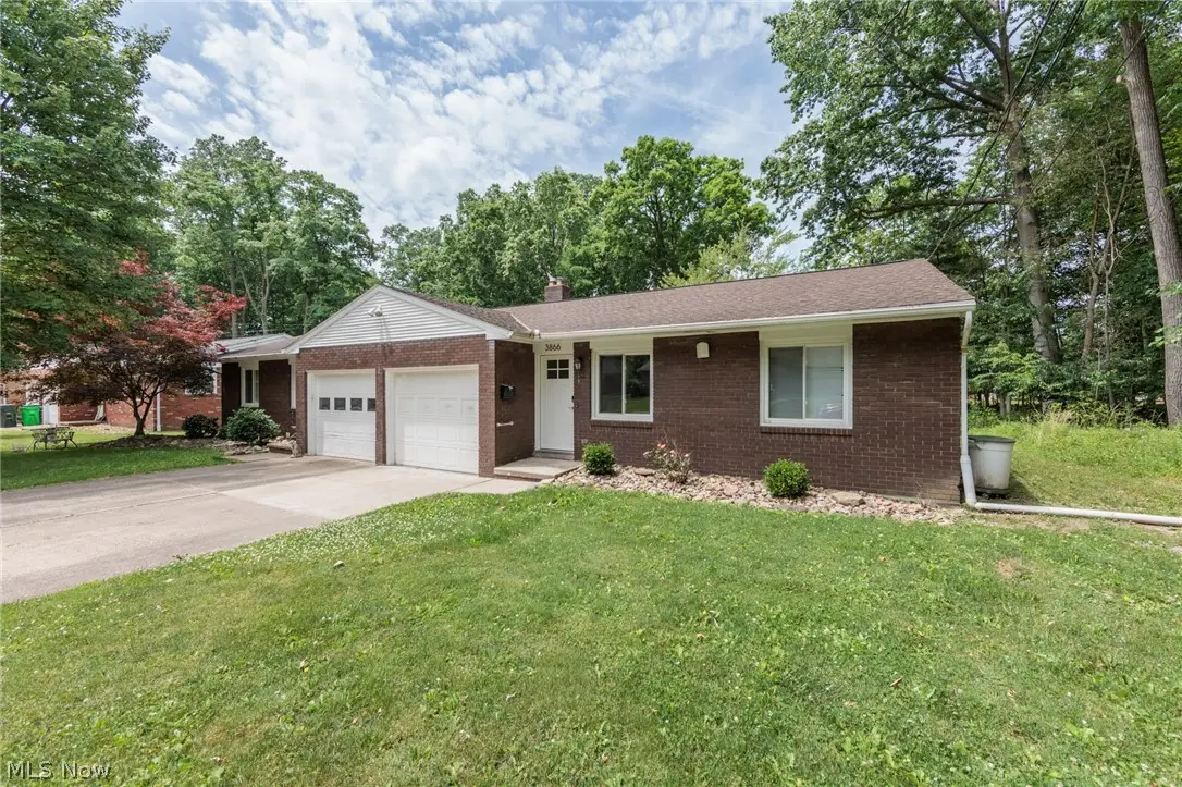3862 & 3866 Seneca Street, Stow, OH 44224 - #1
