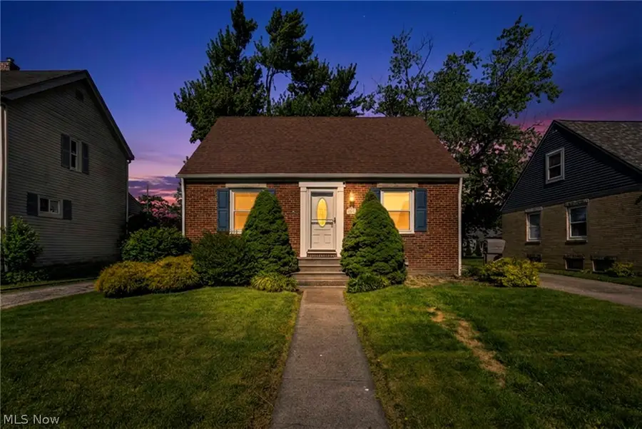208 Longfellow Street, Elyria, OH 44035 - #2