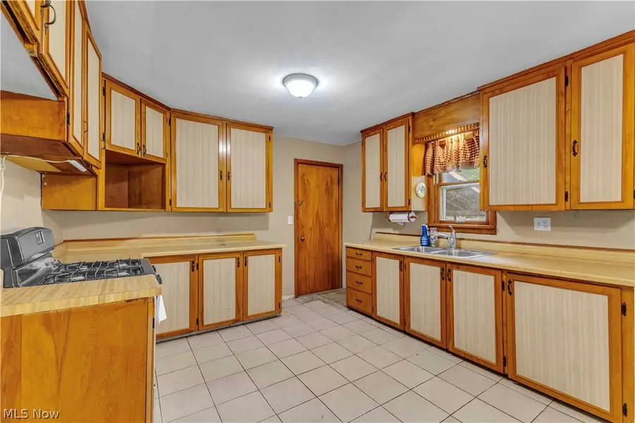146 East Street, Wellington, OH 44090 - #2
