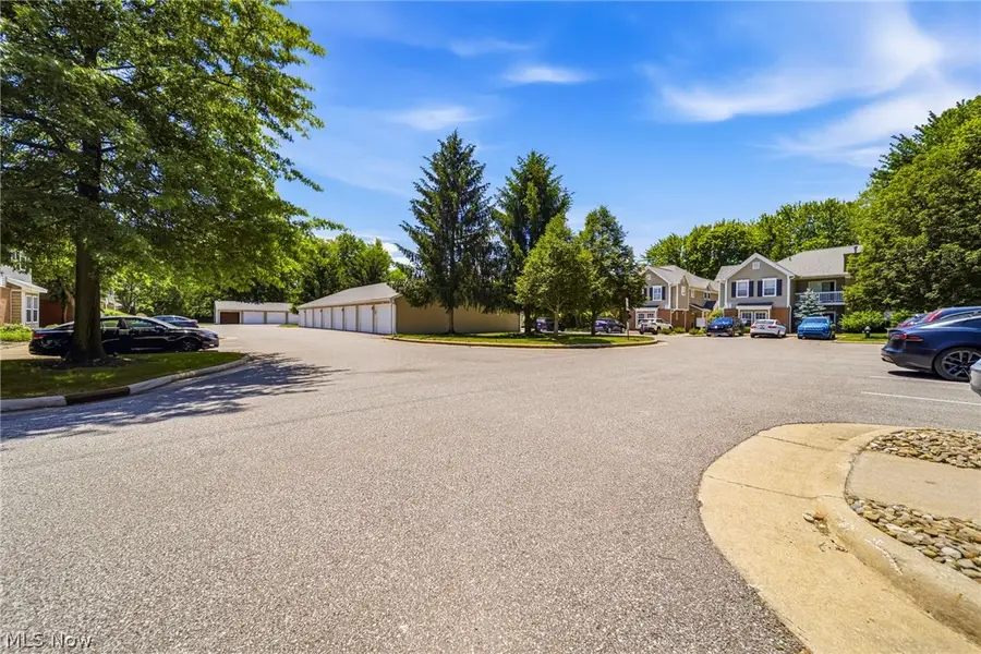 3371 Lenox Village #155, Fairlawn, OH 44333 - #3
