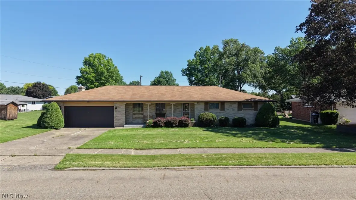 333 Hilan Sw Avenue, New Philadelphia, OH 44663 - #1