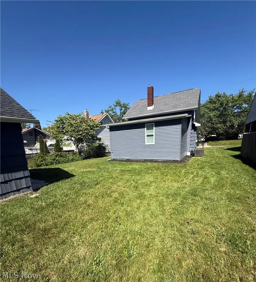 586 Brittain Road, Akron, OH 44305 - #3