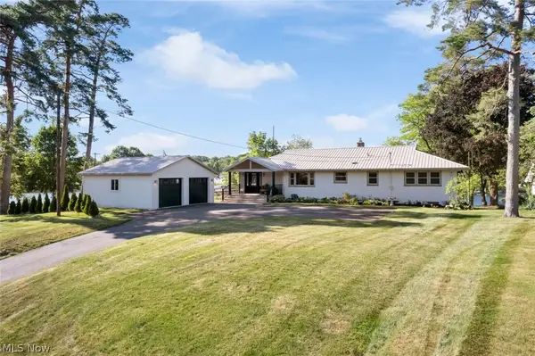 5969 W Shore Nw Drive, Canton, OH 44718