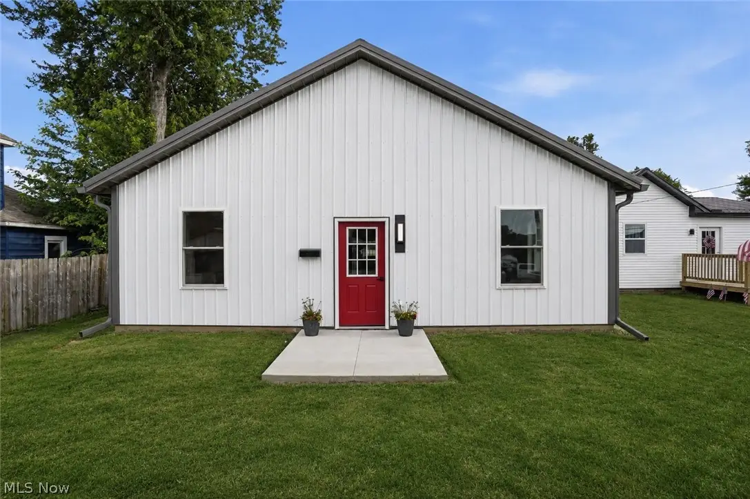 72 E Main Street, Zanesville, OH 43701 - #1