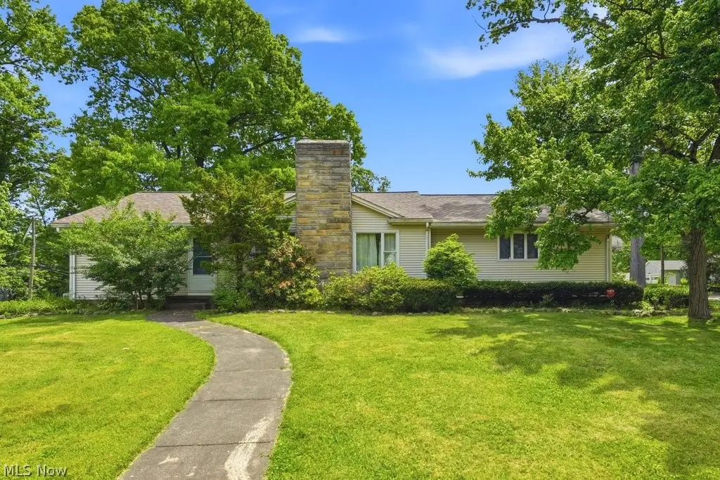 189 Pembroke Road, Akron, OH 44333 - #1