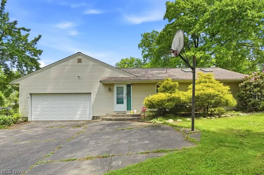 189 Pembroke Road, Akron, OH 44333 - #3