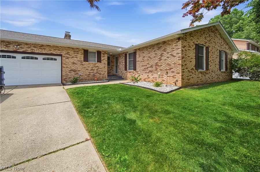 4647 Beverly Ne Avenue, Canton, OH 44714 - #3