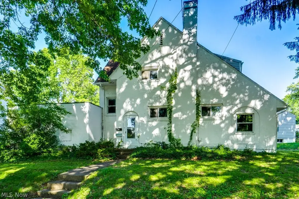 1886 Hillside Terrace, Akron, OH 44305 - #1