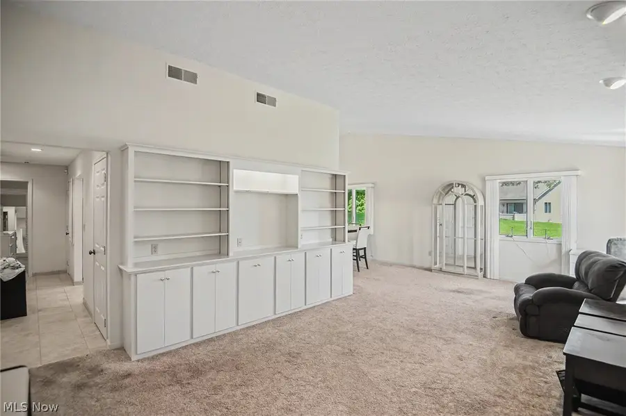2345 Whispering Meadows Ne Drive #B, Warren, OH 44483 - #3