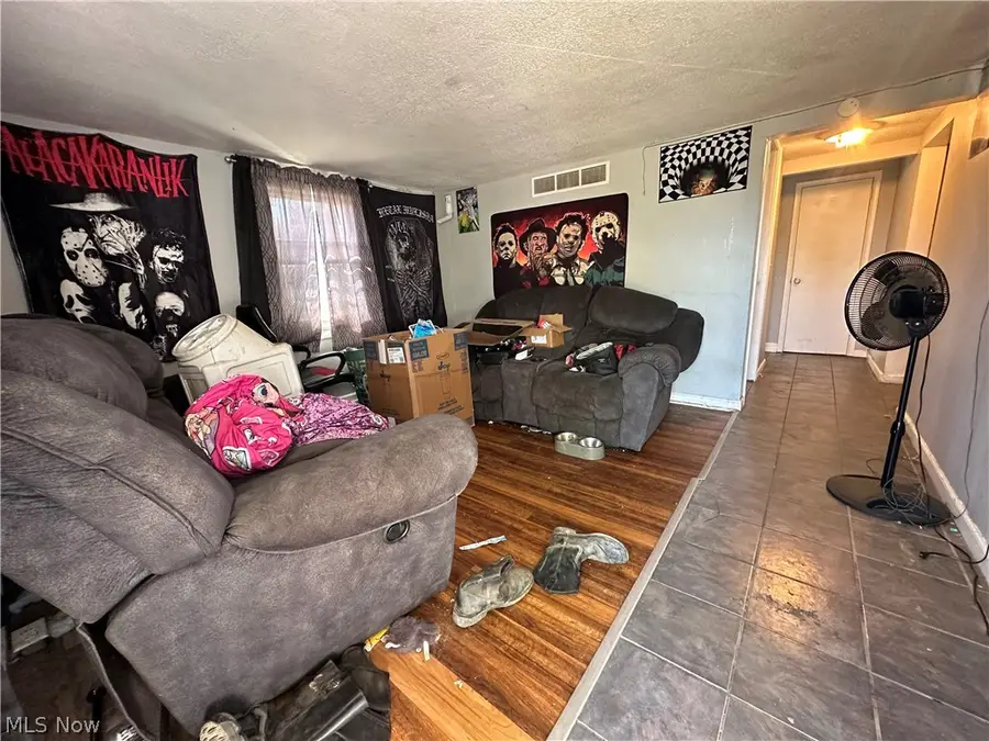 2907 25th Ne Street, Canton, OH 44705 - #2