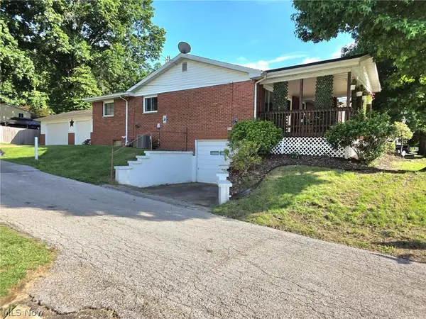 2814 16th Avenue, Vienna, WV 26105
