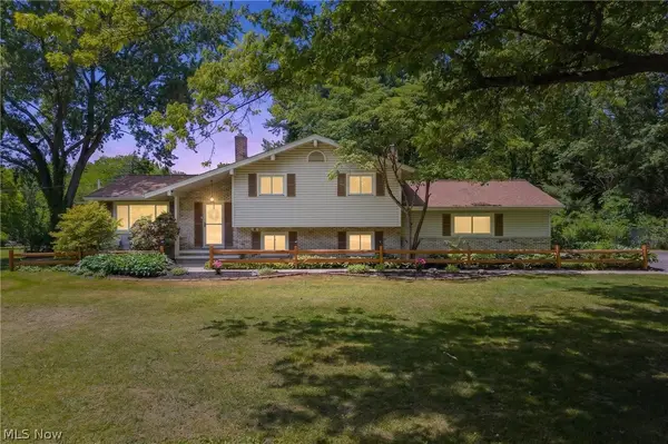 17796 Kingswood Drive, Chagrin Falls, OH 44023