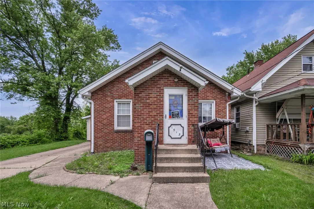 1915 4th Ne Street, Canton, OH 44704 - #1