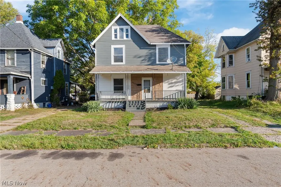 2329 Winfield Ne Way, Canton, OH 44705 - #2