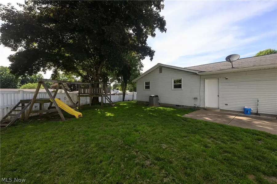 1310 Nottingham Ne Square, Bolivar, OH 44612 - #3