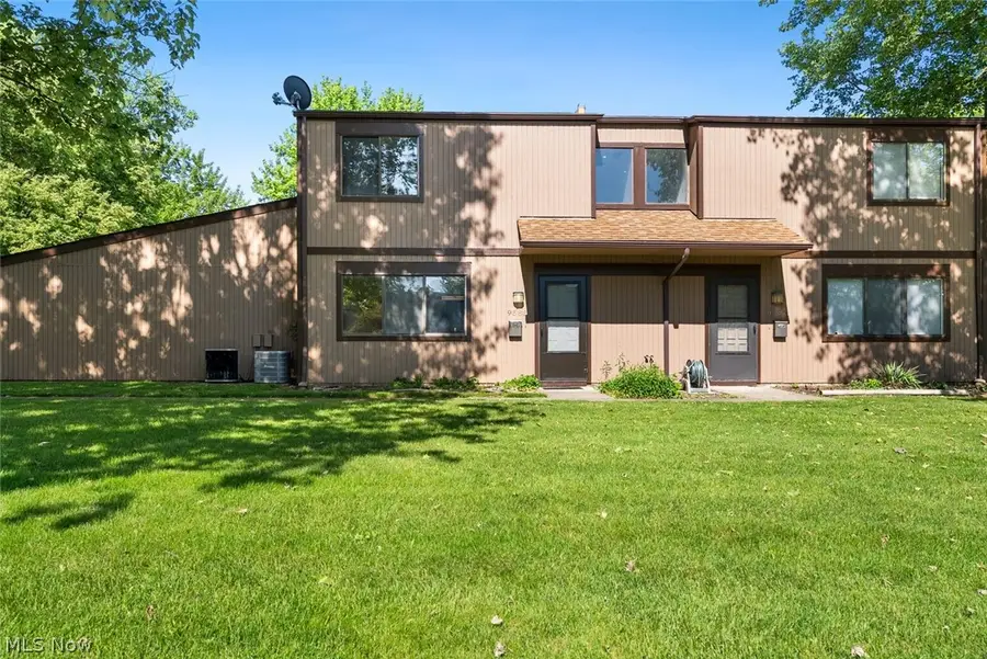 9588 Fernwood Drive, Olmsted Falls, OH 44138 - #2