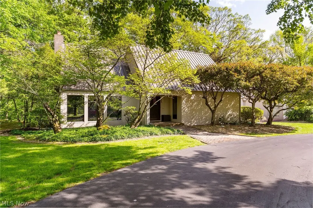 2941 Howland Wilson Ne Road, Warren, OH 44484 - #1