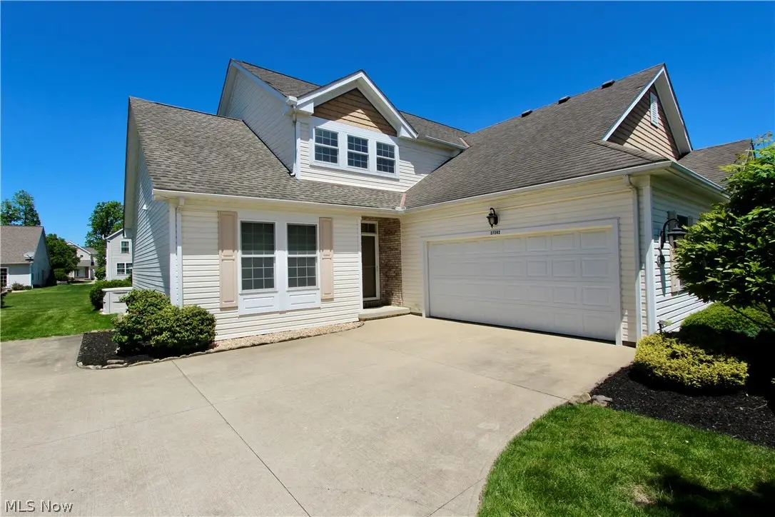 27242 Emerald S Oval, Olmsted, OH 44138 - #1