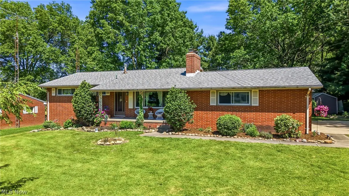 6127 Columbus Ne Road, Louisville, OH 44641 - #1