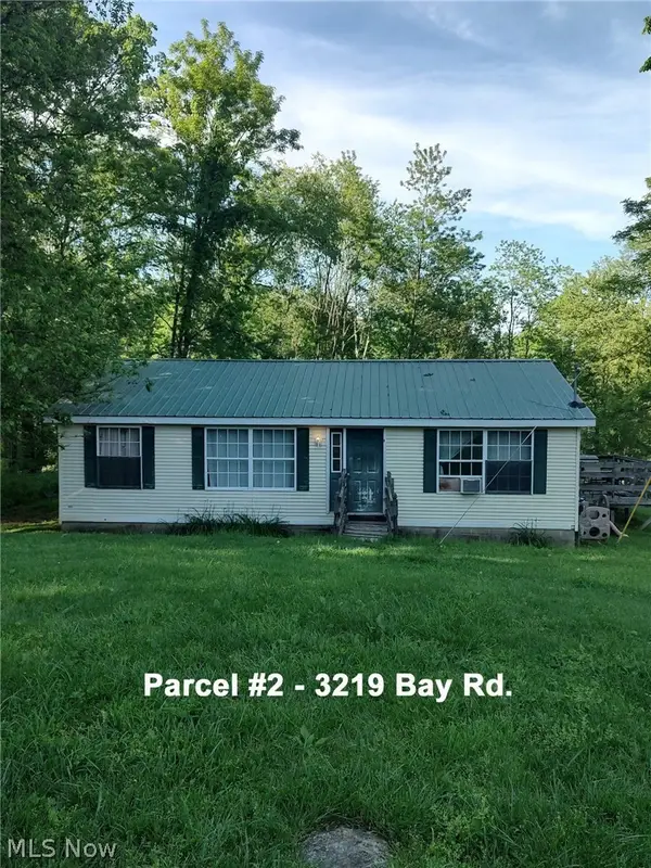 3219 Bay Se Road, Carrollton, OH 44615