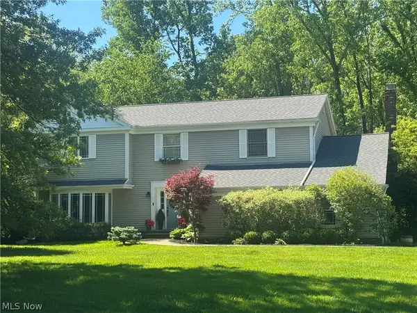 11 Chelsea Court, Chagrin Falls, OH 44022