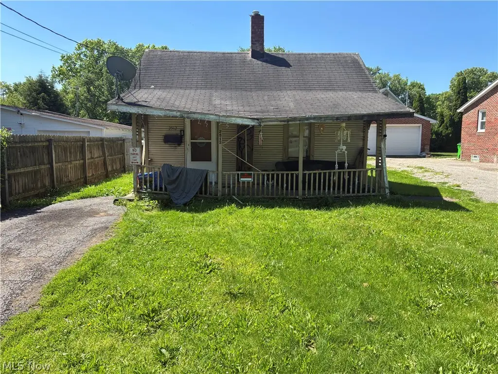 2512 42nd Nw Street, Canton, OH 44709 - #1