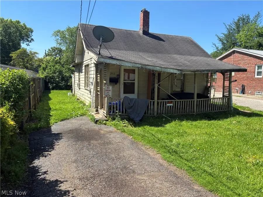 2512 42nd Nw Street, Canton, OH 44709 - #2