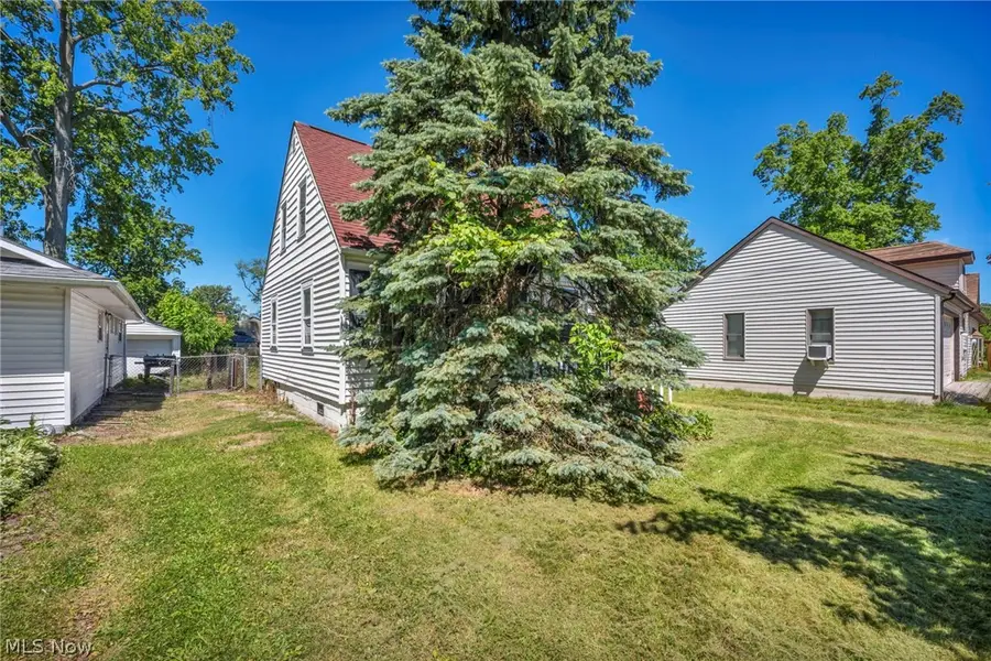 718 E 343rd Street, Eastlake, OH 44095 - #3