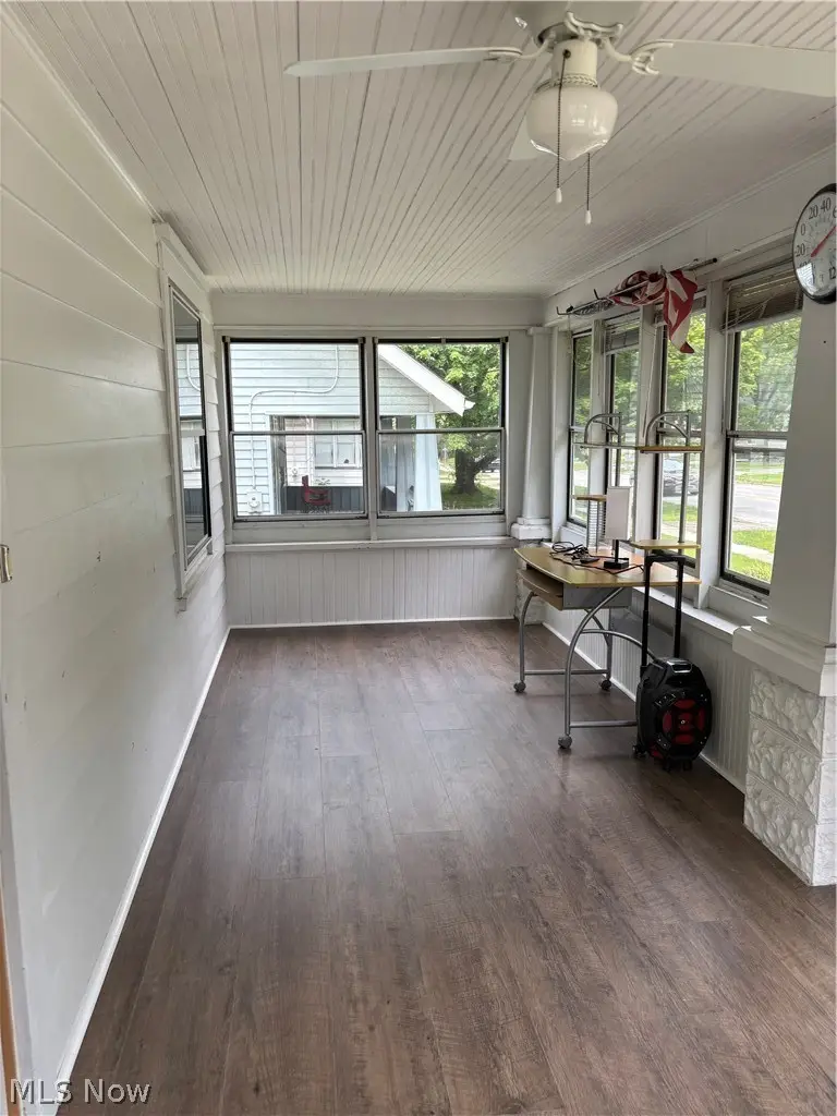 732 Tallmadge Road, Cuyahoga Falls, OH 44221 - #3