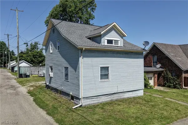 110 8th Sw Street, New Philadelphia, OH 44663