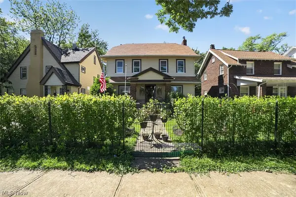 1066 Nela View Road, Cleveland Heights, OH 44112