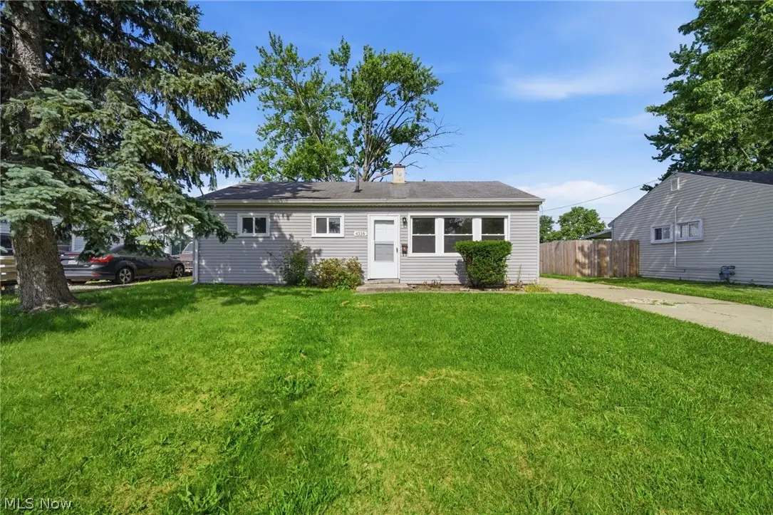 4316 Charleston Avenue, Lorain, OH 44055 - #1