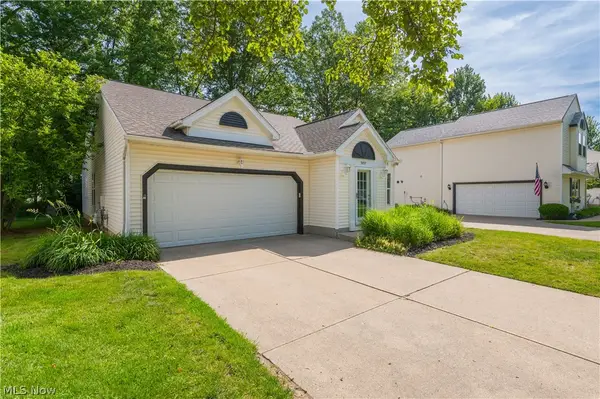 9097 Fern E Cove, Olmsted Falls, OH 44138