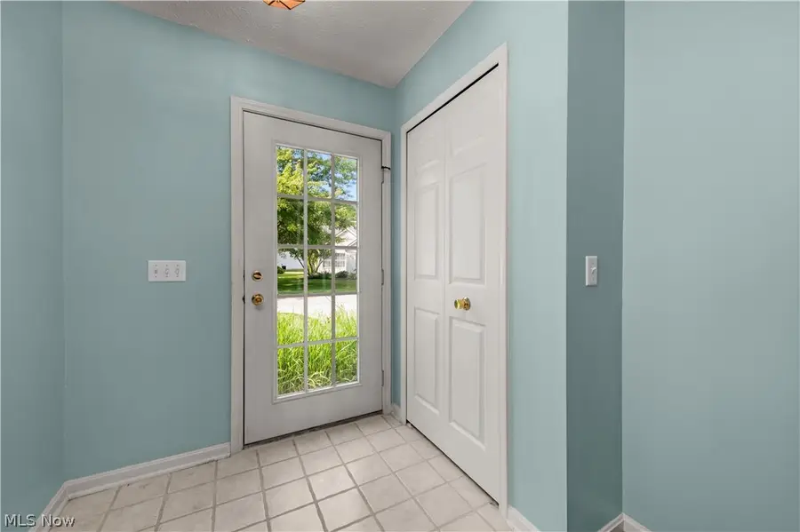 9097 Fern E Cove, Olmsted Falls, OH 44138 - #3