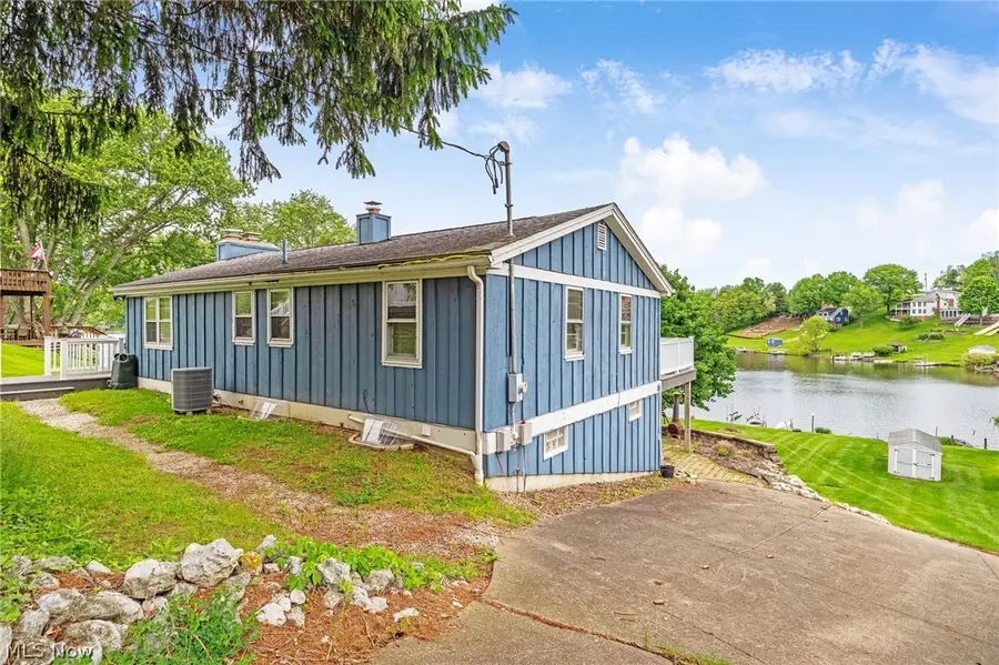 426 E Mohawk Drive, Malvern, OH 44644 - #2