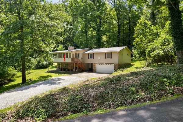20 Pontiac Trail, Malvern, OH 44644