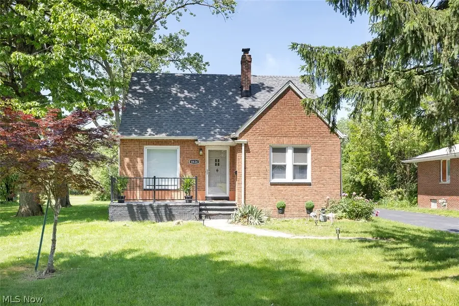 4624 Derbyshire Drive, Warrensville Heights, OH 44128 - #2