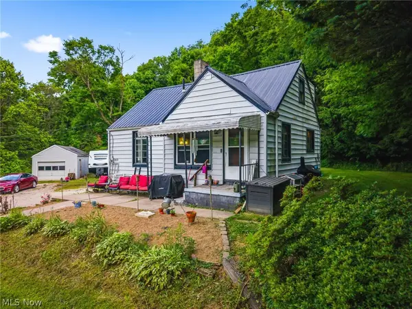 6633 Maplehurst Se Avenue, East Sparta, OH 44626