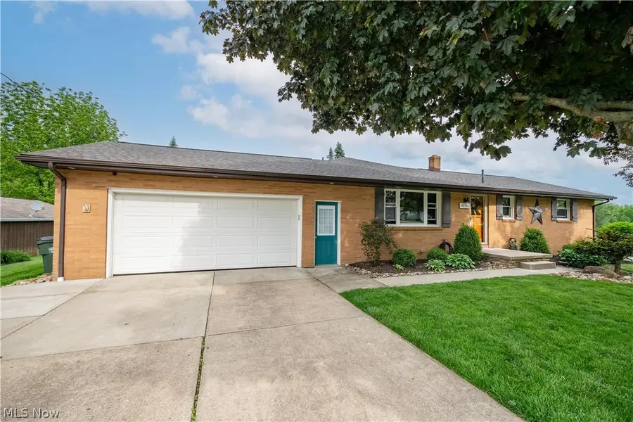 4154 Richmont Sw Street, Navarre, OH 44662 - #2
