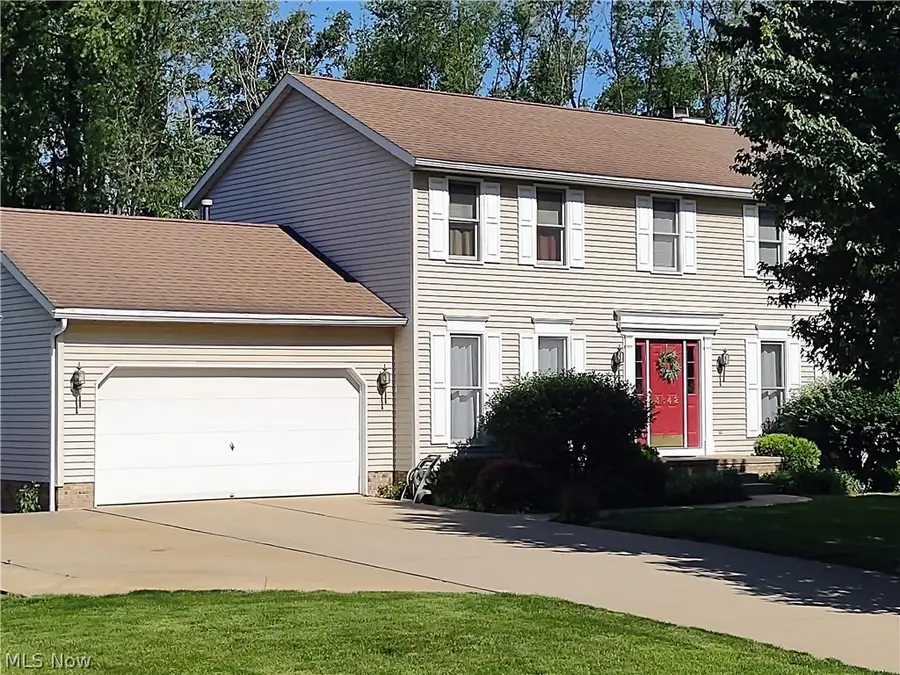 3842 Park Ridge Drive, Uniontown, OH 44685 - #2