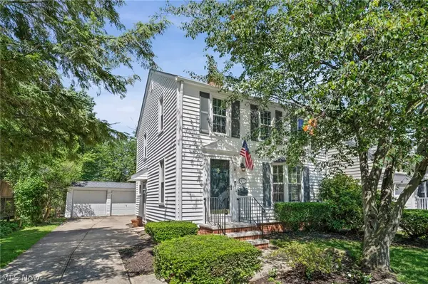 444 Canterbury Road, Bay Village, OH 44140