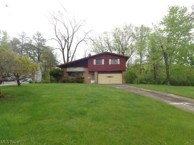 8085 Worthington Park Drive, Strongsville, OH 44149 - #1