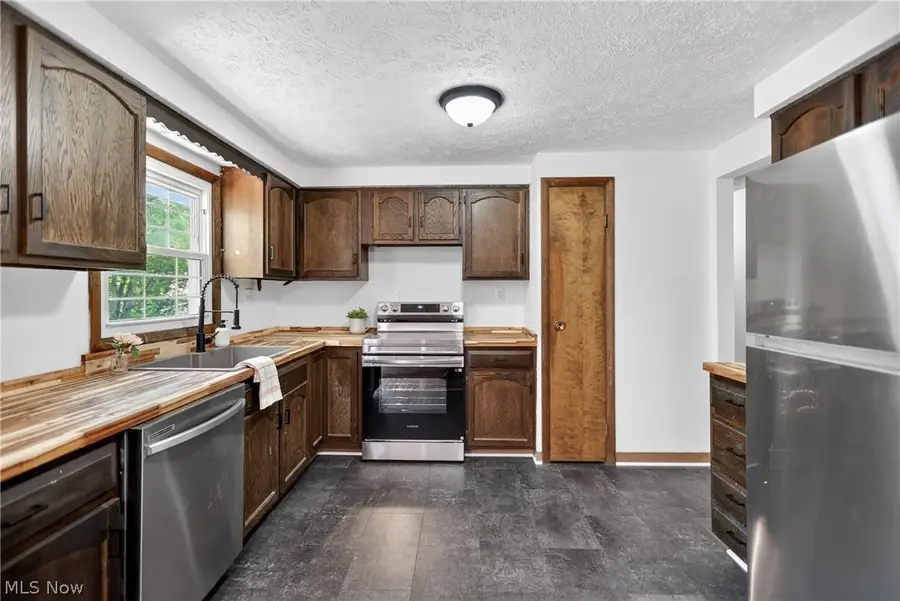 7926 Price Schaffer Road, Hubbard, OH 44425 - #2